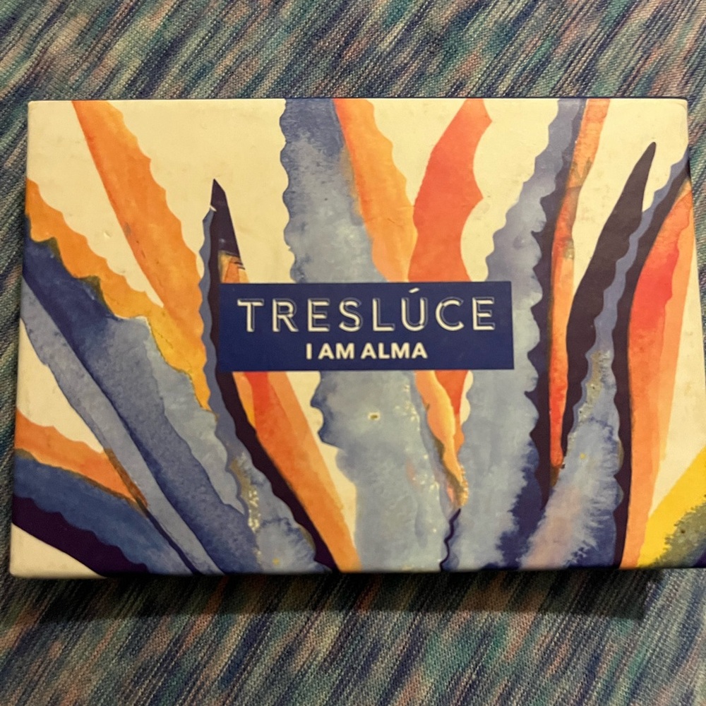 Treslúce I Am Alma Eyeshadow Palette